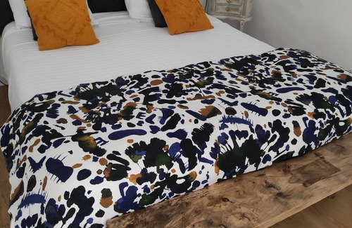 Chignin Bed & Breakfast | Chambres D'hôtes Chez Sylvie et Guy Quenard, Vigneron Bio. Animaux non Accepté