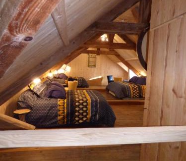 Arette Bed & Breakfast | Chambres d'hôtes Chez Valérie Garage motos et vélos