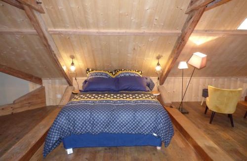 Arette Bed & Breakfast | Chambres d'hôtes Chez Valérie Garage motos et vélos