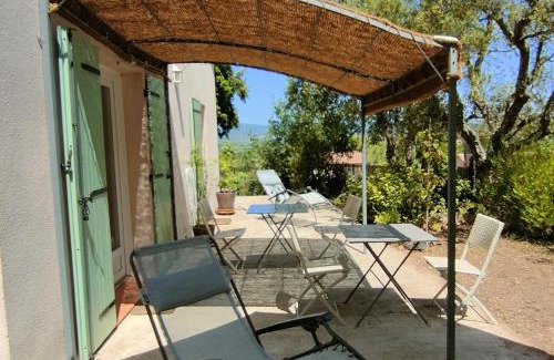Pierrefeu-du-Var House | Chambres d'hôtes au temps des cerises