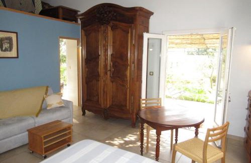 Pierrefeu-du-Var House | Chambres d'hôtes au temps des cerises