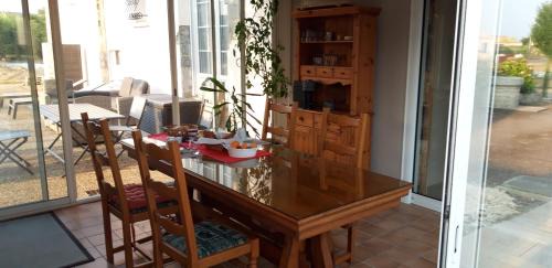 Saint-Porchaire House | chambres d hôtes DOMAINE DES ALLEES