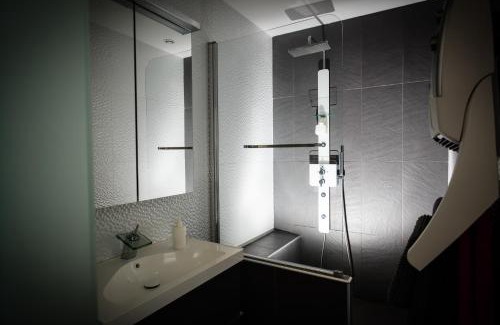 Saint-Laurent-d'Aigouze Bed & Breakfast | Chambres d'hotes Deluxe Jacuzzi Mas de l'Etoile