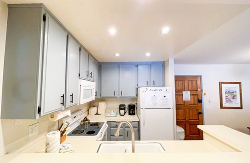 Mammoth Lakes Condo | Chamonix 53: Walk To Canyon Lodge