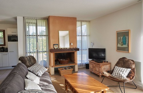 Salles Ski Chalet | Champagne 6p - Three Bedroom Chalet, Sleeps 6