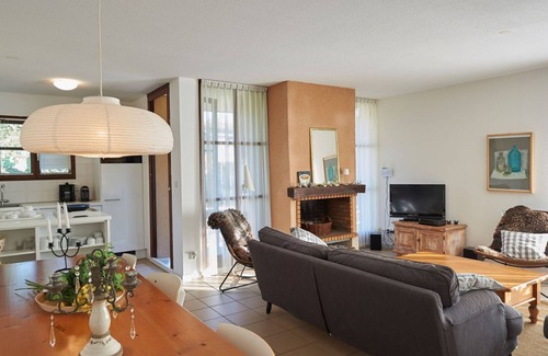 Salles Ski Chalet | Champagne 6p - Three Bedroom Chalet, Sleeps 6