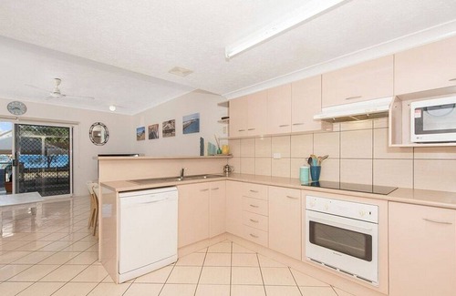 Arcadia Apartment | Champagne Apartment 2 - Spacious ground floor apartment with beautiful views of Geoffrey Bay