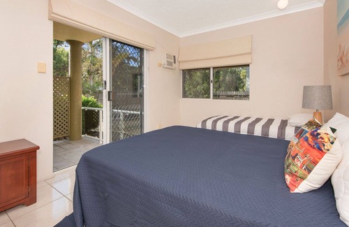 Arcadia Apartment | Champagne Apartment 2 - Spacious ground floor apartment with beautiful views of Geoffrey Bay