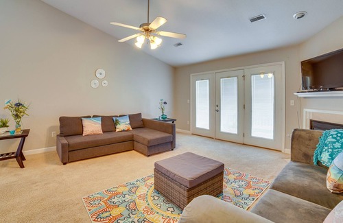 Champaign Condo | Champaign Condo w/ Amenity Access Near University!