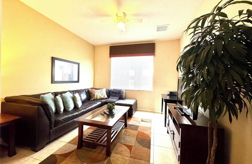 Haines City House | Champions retreat - Fantastic 5-bed pool home with jacuzzi spa in Haines City