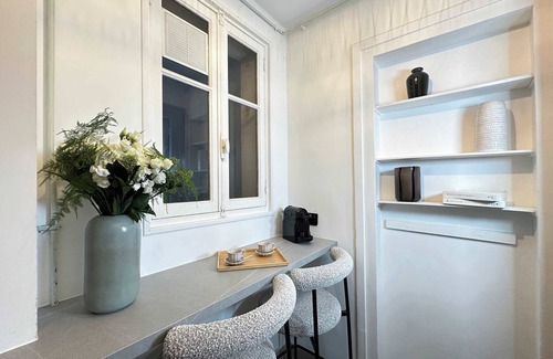 Chaillot Apartment | Champs-Élysées - Apartment with elevator for 5