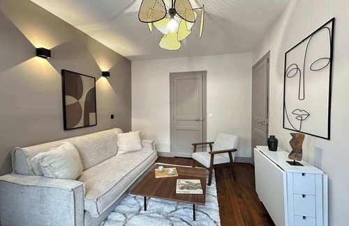 Chaillot Apartment | Champs-Élysées - Apartment with elevator for 5
