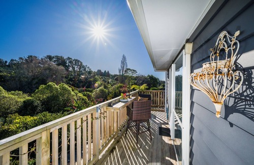 Welcome Bay Apartment | Chandelier - Luxury Guest Suite with Private Bathhouse