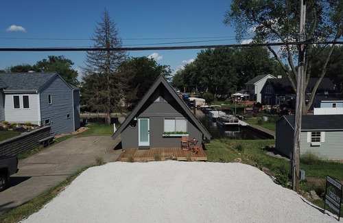 Syracuse House | Channel Front Lake Wawasee