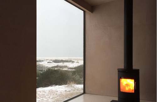 Dungeness Apartment | Channel View, Dungeness by Bloom Stays - sleeps 4 guests in 1 bedroom