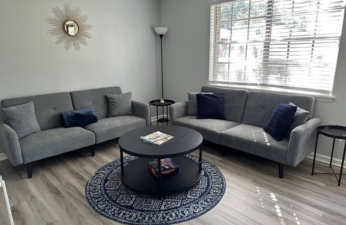 Chapel Hill Condo | Chapel Hill Haven: Urban Retreat near shops & Eats