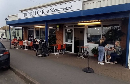 Mablethorpe Ski Chalet | Chapel St Leonards Happy Days Beachfield