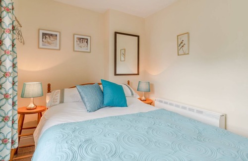 Badminton Cottage | Chapel Walk Cottage, Didmarton - sleeps 5 guests in 3 bedrooms