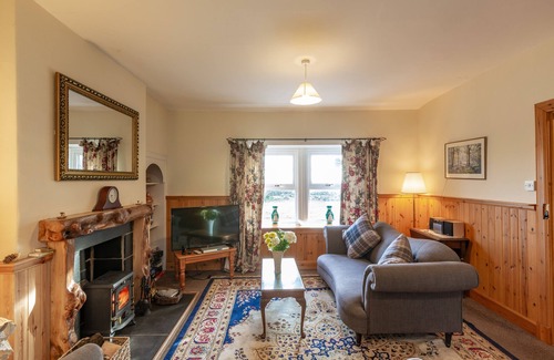 Kirkcudbright Cottage | Chapelton Cottage No 2 - a cottage that sleeps 4 guests in 2 bedrooms