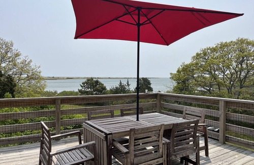 Edgartown Cottage | Chappy cottage with private beach