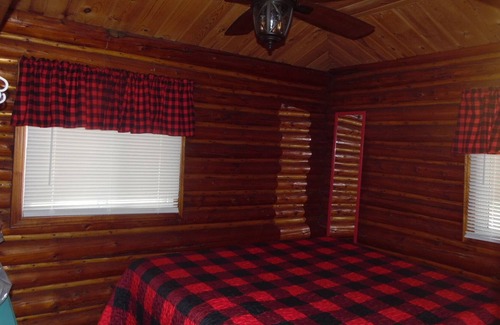 Oscoda Cabin | Chappy's Cabin great for that last minute get away located in Oscoda Michigan budget friendly!