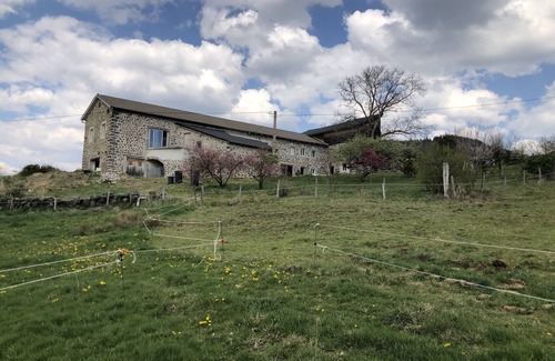 Saint-Julien-du-Pinet House | Character cottage for a break in the countryside
