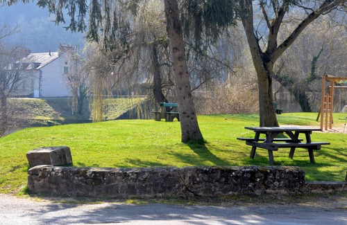 Chambon-sur-Voueize House | Character house in a romantic setting "At the water's'edge
