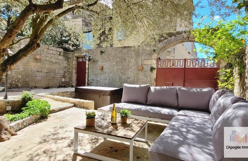 Sagries House | Character house combining tradition and modernity with jacuzzi on the outskirts of Uzès