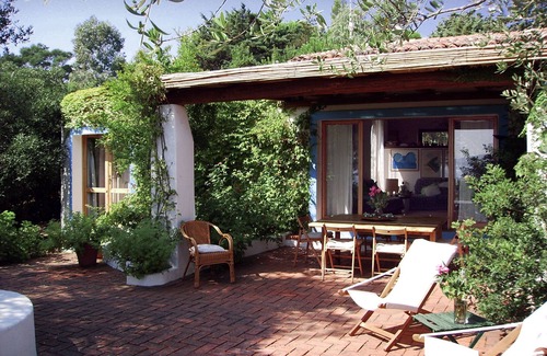 Punta Sardegna Villa | Character house with front garden of the sea