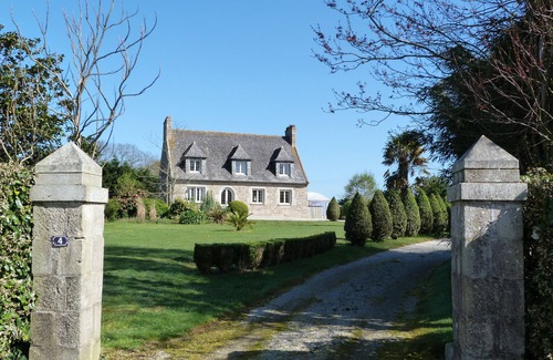 Cleder House | Character property 3km from the beach, covered swimming pool