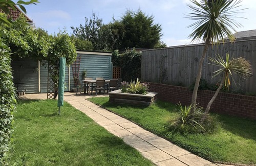 Freshwater House | Character Victorian House, Freshwater, Sleeps 6, WiFi, Parking, Garden
