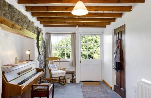 Mabe House | Characterful Cottage in Penryn, Private Parking