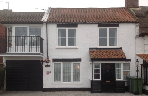 Reedham House | Characterful Cottage. River Views. Sleeps 10. Late availability.