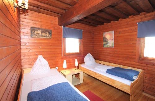 Fresach House | Characterful old farmhouse with 4 apartments in Fresach Carinthia with garden