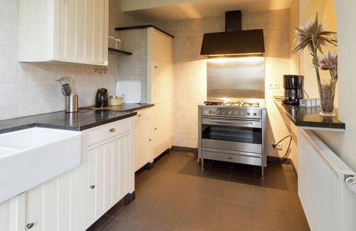 De Bult Villa | Characteristic group home in a wooded area