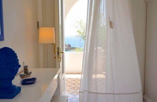 Marina di Novaglie Villa | Chariming seafront villa with pool
