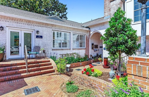 Fairhope Apartment | Charlotte at Jubilee Suites Bed & Breakfast. 1K/1B