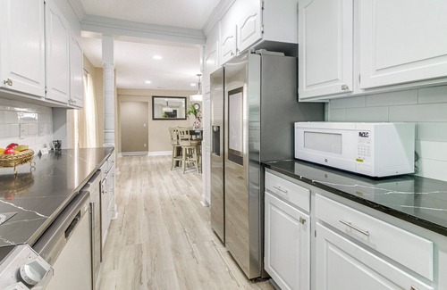Wesley Heights House | Charlotte Home w/Yard - Near Spectrum Center!