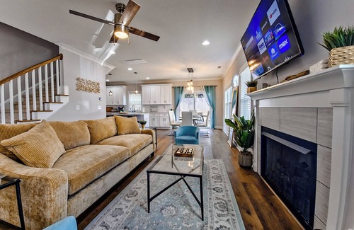 Charlotte House | Charlotte Oasis 4BR/2.5BA-Cozy and Charming Home Close To Uptown