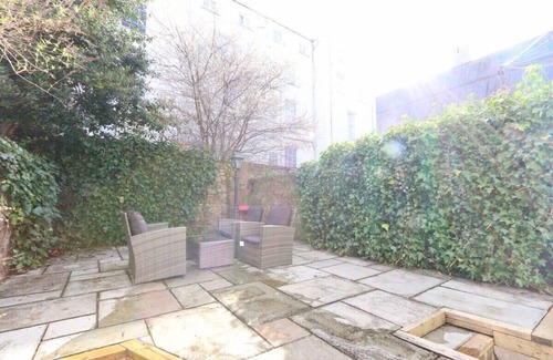 Clifton Apartment | Charlotte's charming clifton flat