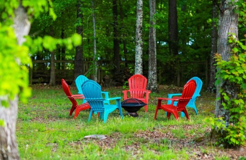 Indian Trail House | Charlotte Sanctuary, Comfort, Fenced, Sleeps 11