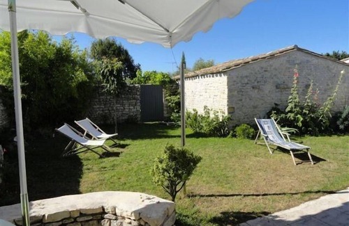 Le Bois-Plage-en-Re House | Charm and calm, garden full south without opposite.