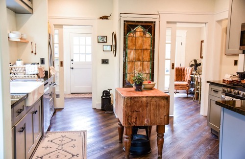 Lodi House | Charm and Comfort in Quiet Lodi Neighborhood