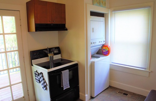 Scottsville Apartment | ⋆Charm and Convenience 2BR in Downtown Scottsville