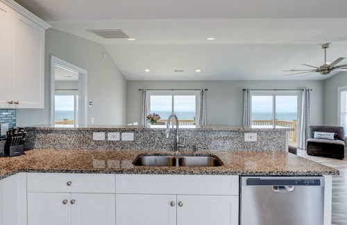 Surf City House | Charm Getaway - Oceanfront family home in a quiet stretch of Surf City !