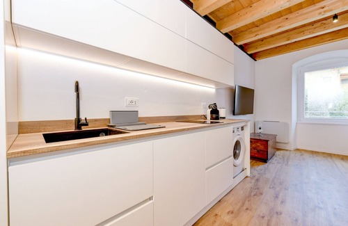 Assenza Apartment | Charm Lakefront Apartment L’isola MGH