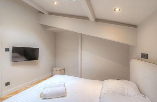 Saint-Didier-au-Mont-d'Or Apartment | Charmant appartement en duplex pour 4, St-Didier