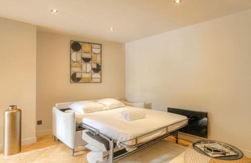 Saint-Didier-au-Mont-d'Or Apartment | Charmant appartement en duplex pour 4, St-Didier