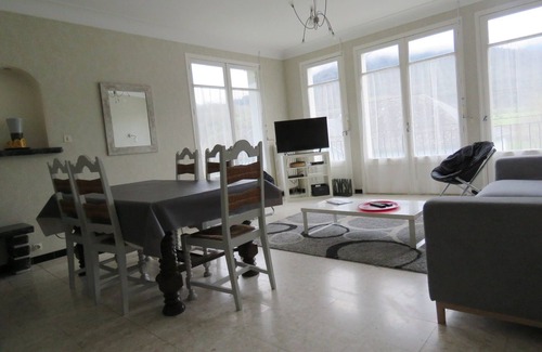 Saint-Pe-de-Bigorre Apartment | Charmant Appartement de 95m2 Dans une Maison Avec Pelouse Près de Lourdes 65