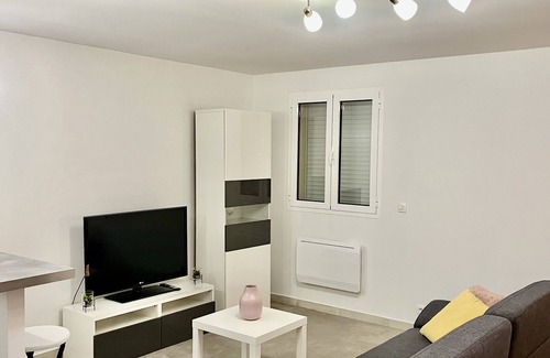 Noisy-le-Sec Apartment | Charmant Appartement Noisy-le-Sec à 20min de Paris. Atmosphère chaleureuse!